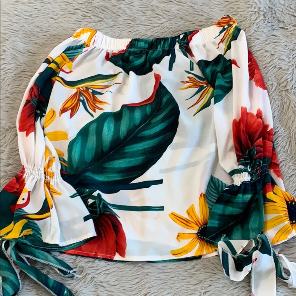 New: Off shoulder flower print blouse